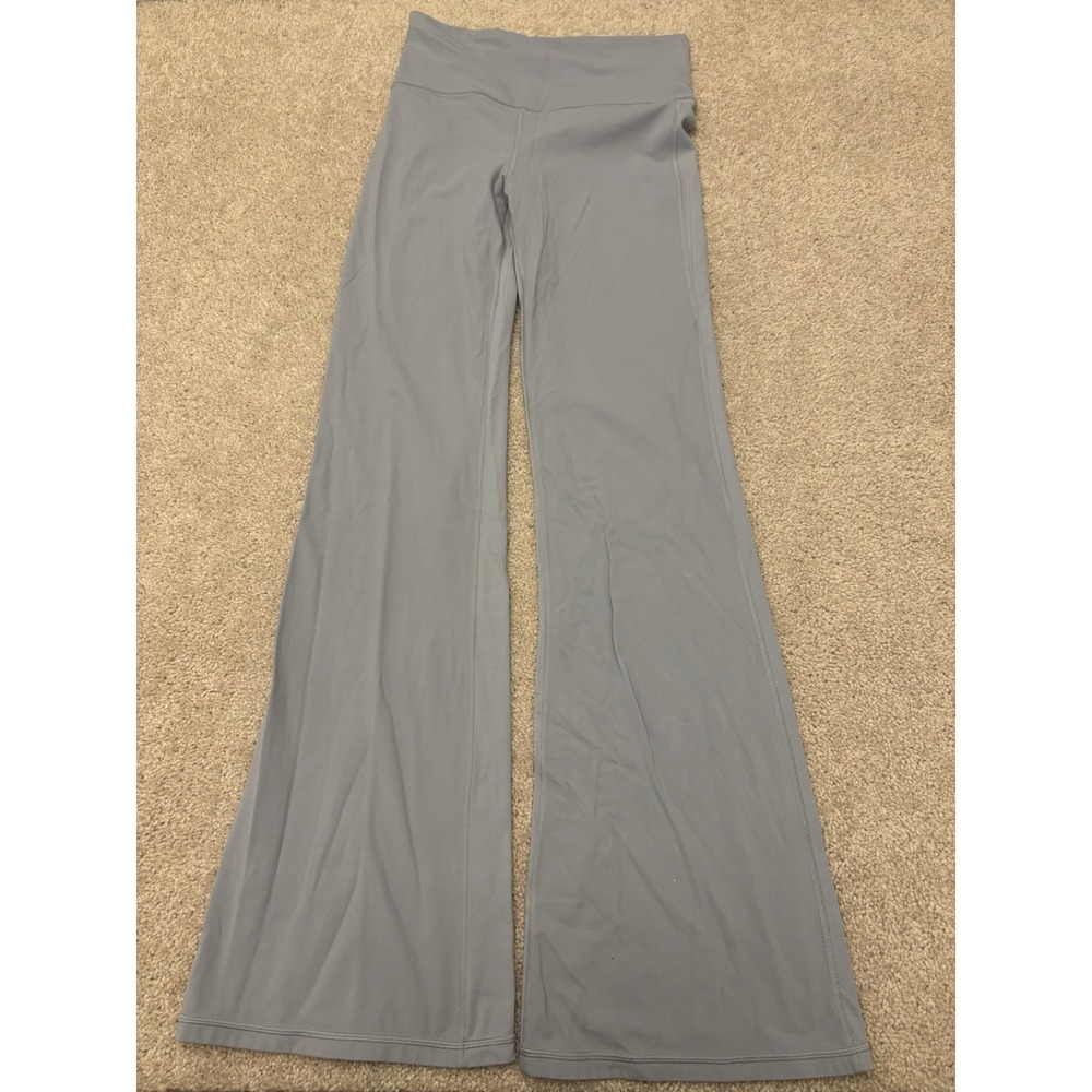 Women's Athleta Elation Flare Leggings Light Blue Size MT Preppy - Picture 4 of 5